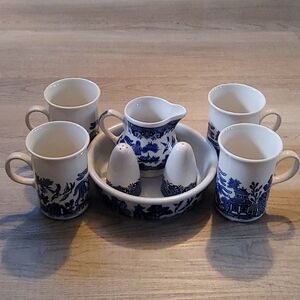 Vintage Churchill Blue Willow set of dishware